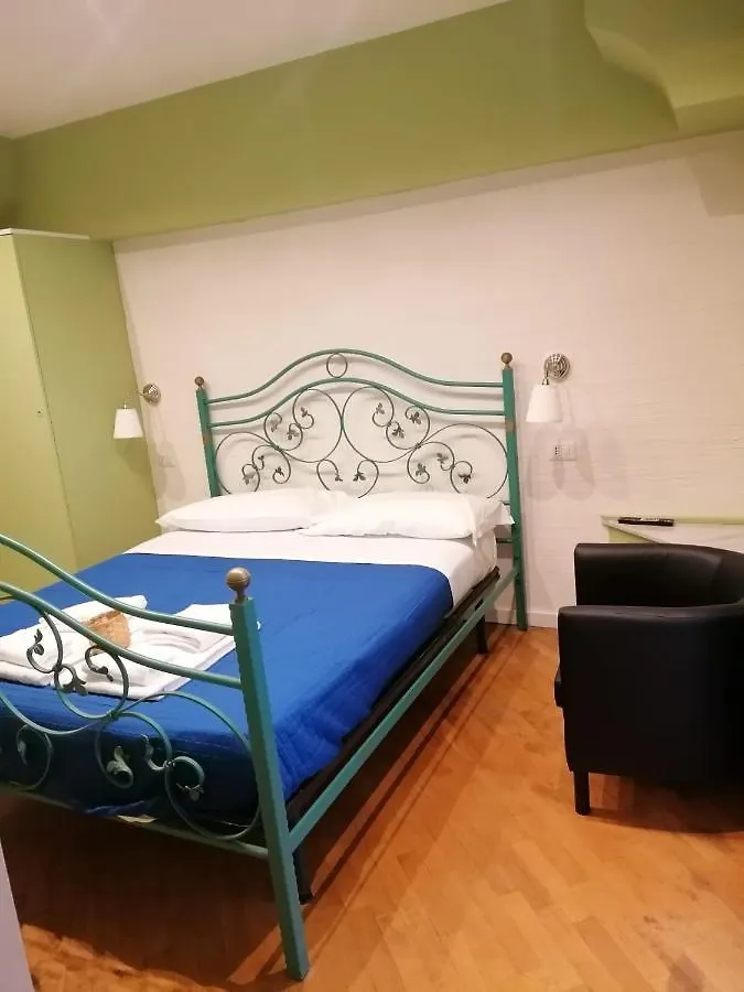 Residence E Appartamenti Ascensione Neapel Lägenhetshotell